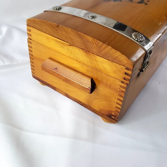 VTG Cedar Chest: Dove Tailed Wooden Box Nautical Clipper Ship Treasure Chest - Picture 6 of 16